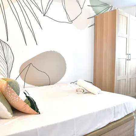 A Few Minutes Away From The Croisette - 8 Pers Κάννες