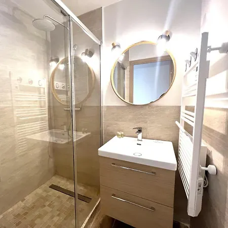 Apartmán A Few Minutes Away From The Croisette - 8 Pers